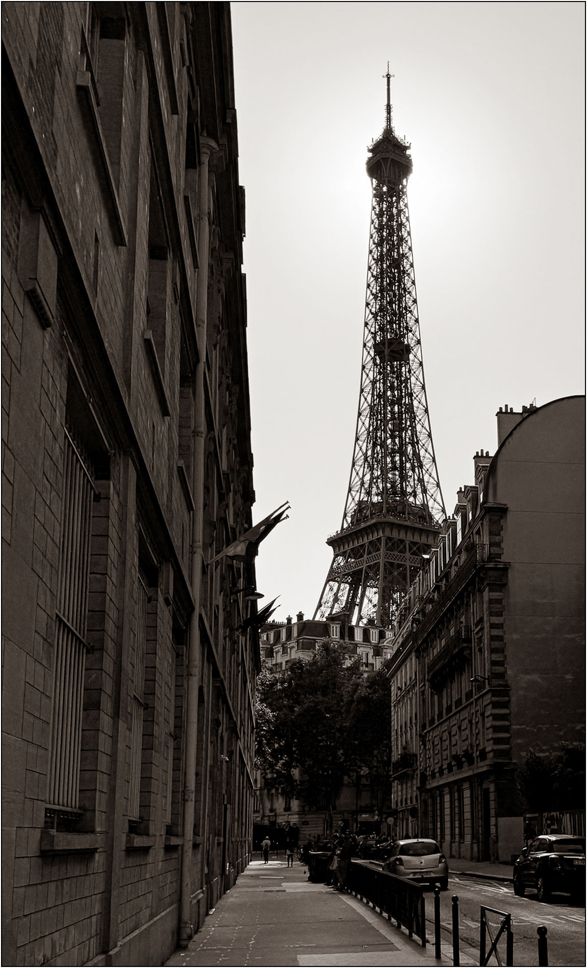 3rd PrizeOpen Mono In Class 2 By Raymond Finkleman For La Tour Eiffel SEP-2024.jpg